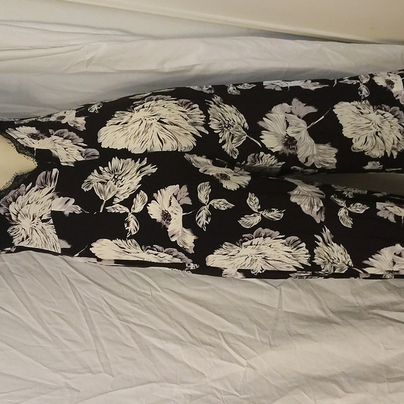 Astr the Label floral jumpsuit - Picture 9 of 12